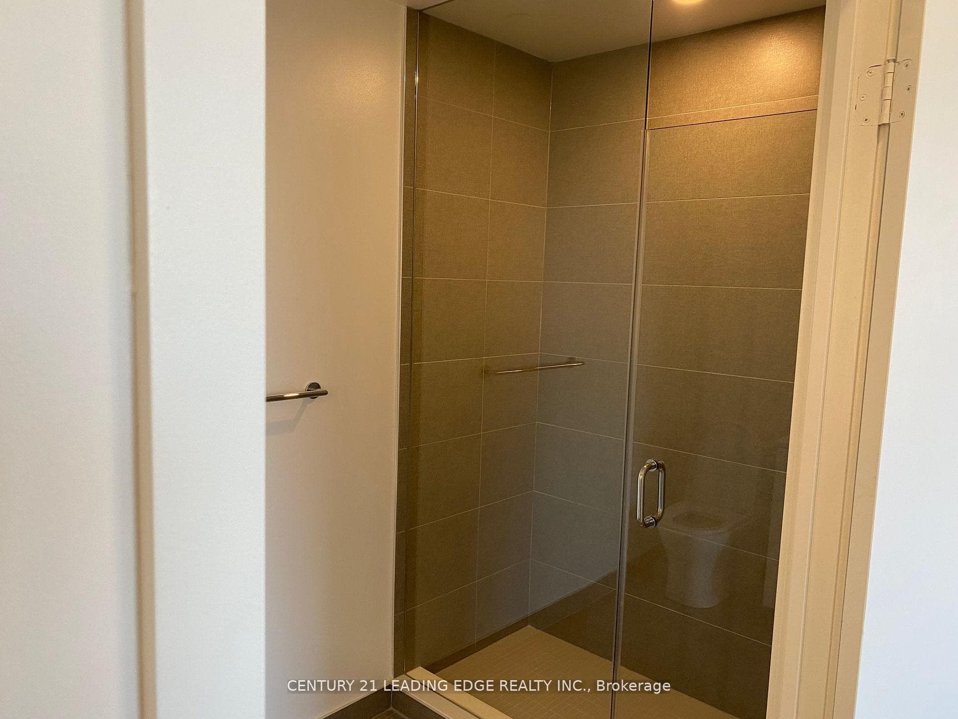 270 Dufferin Street Unit 403 photo 14