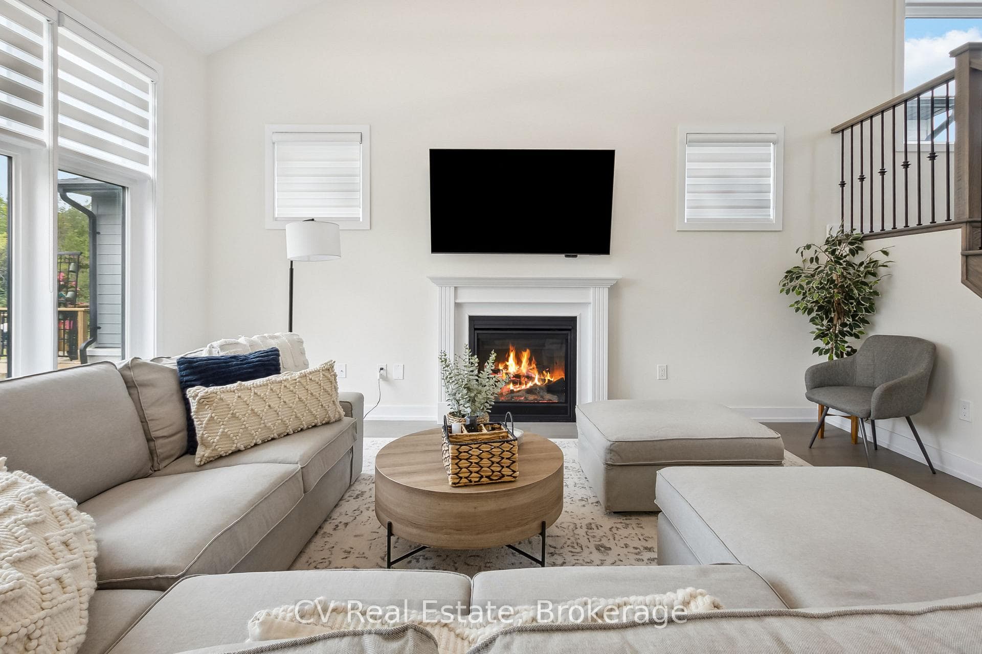 125 Stoneleigh Drive photo 16