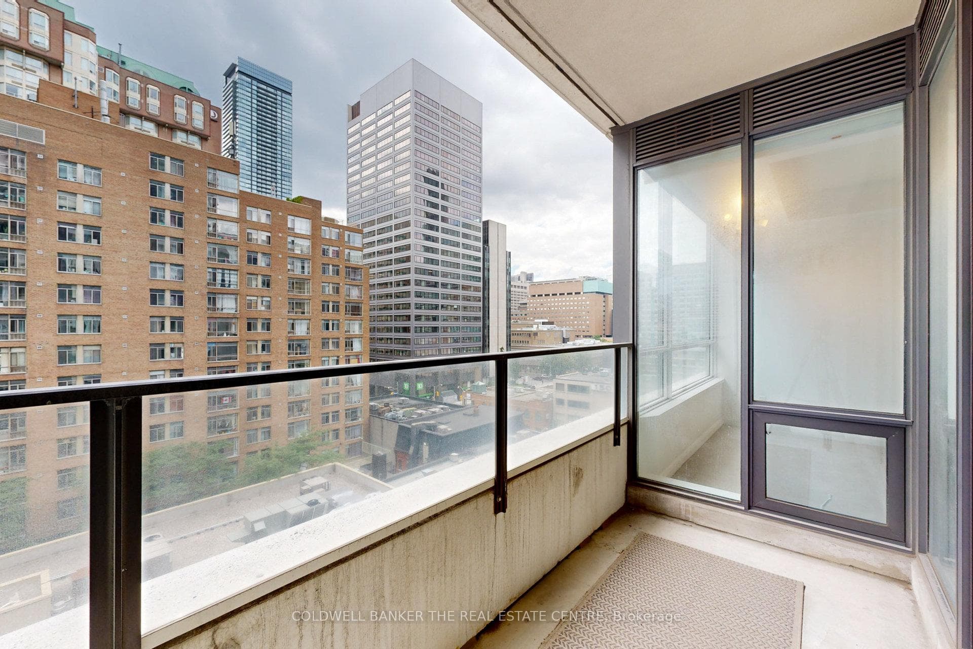 111 Elizabeth Street Unit 1118 photo 29