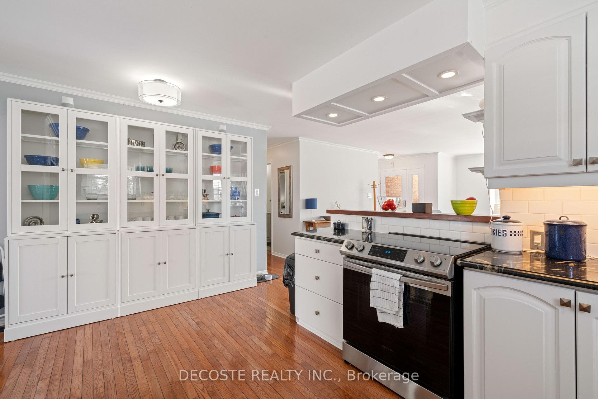 6263 MacDonald Court photo 16