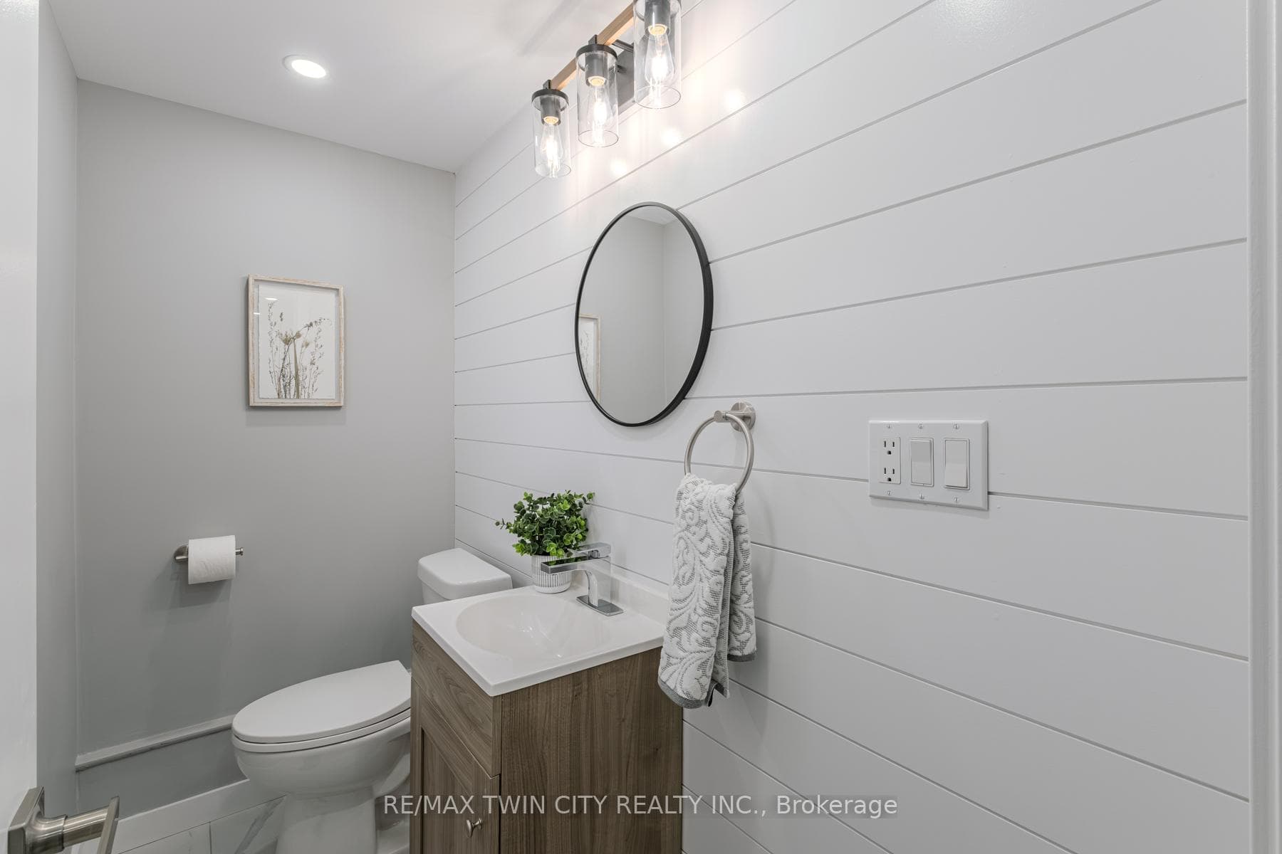 234 GRAND Street photo 7