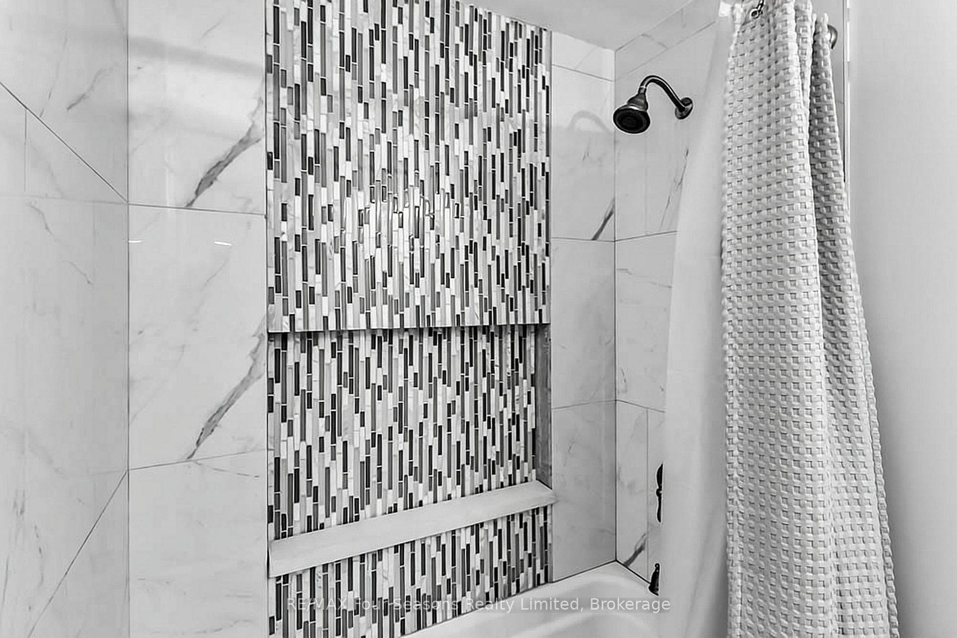 Primary bath/shower