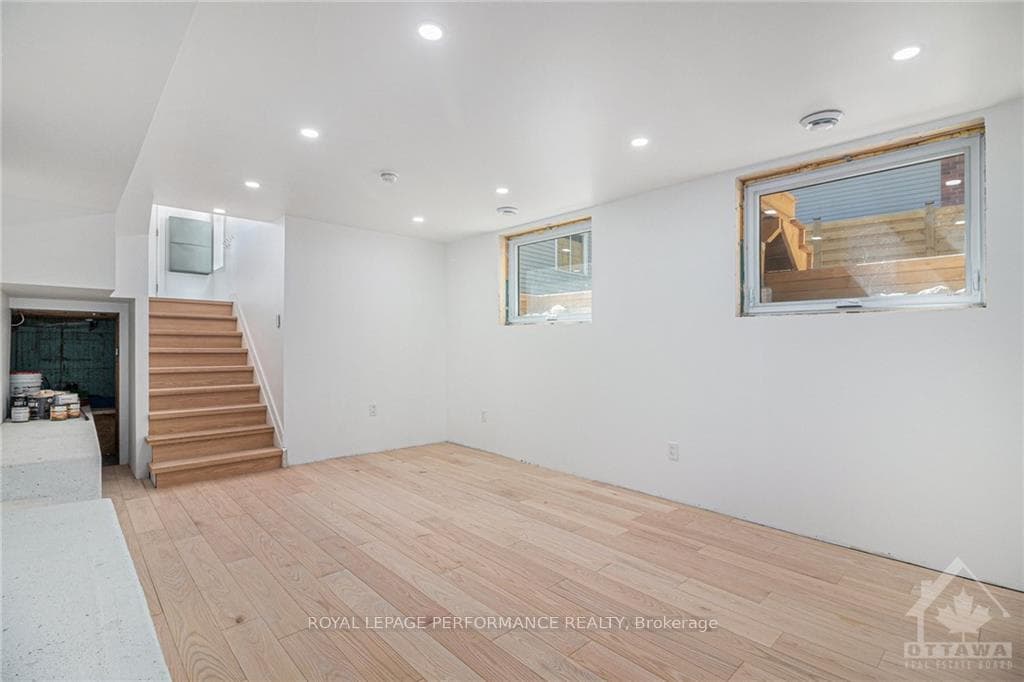 12 LINDENLEA Road photo 16