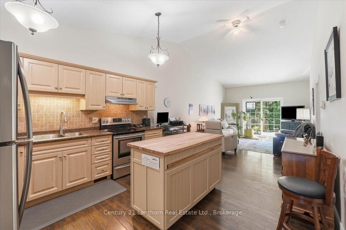17 Richardson Lane photo 9