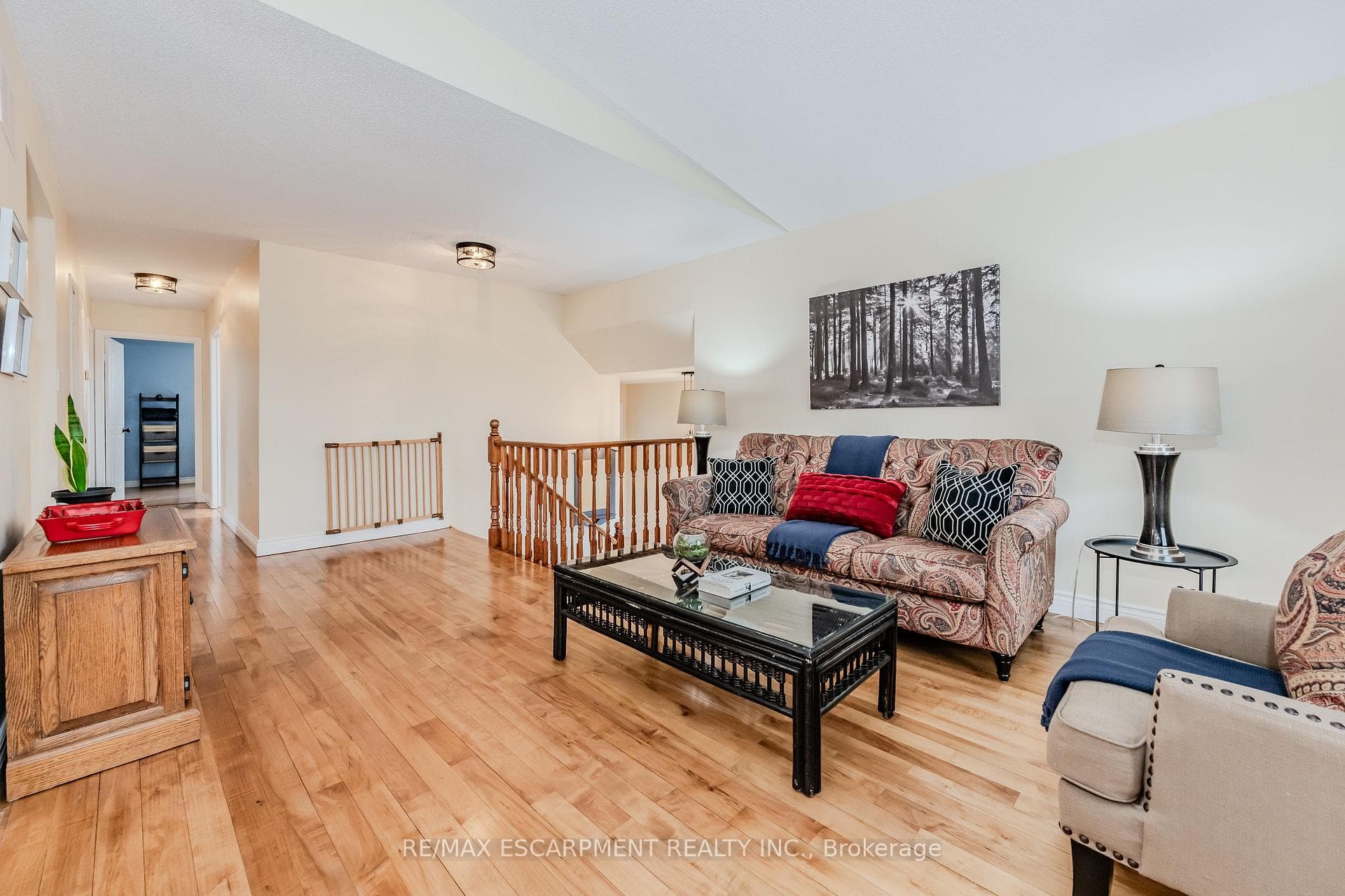 294 Morrison Drive photo 4