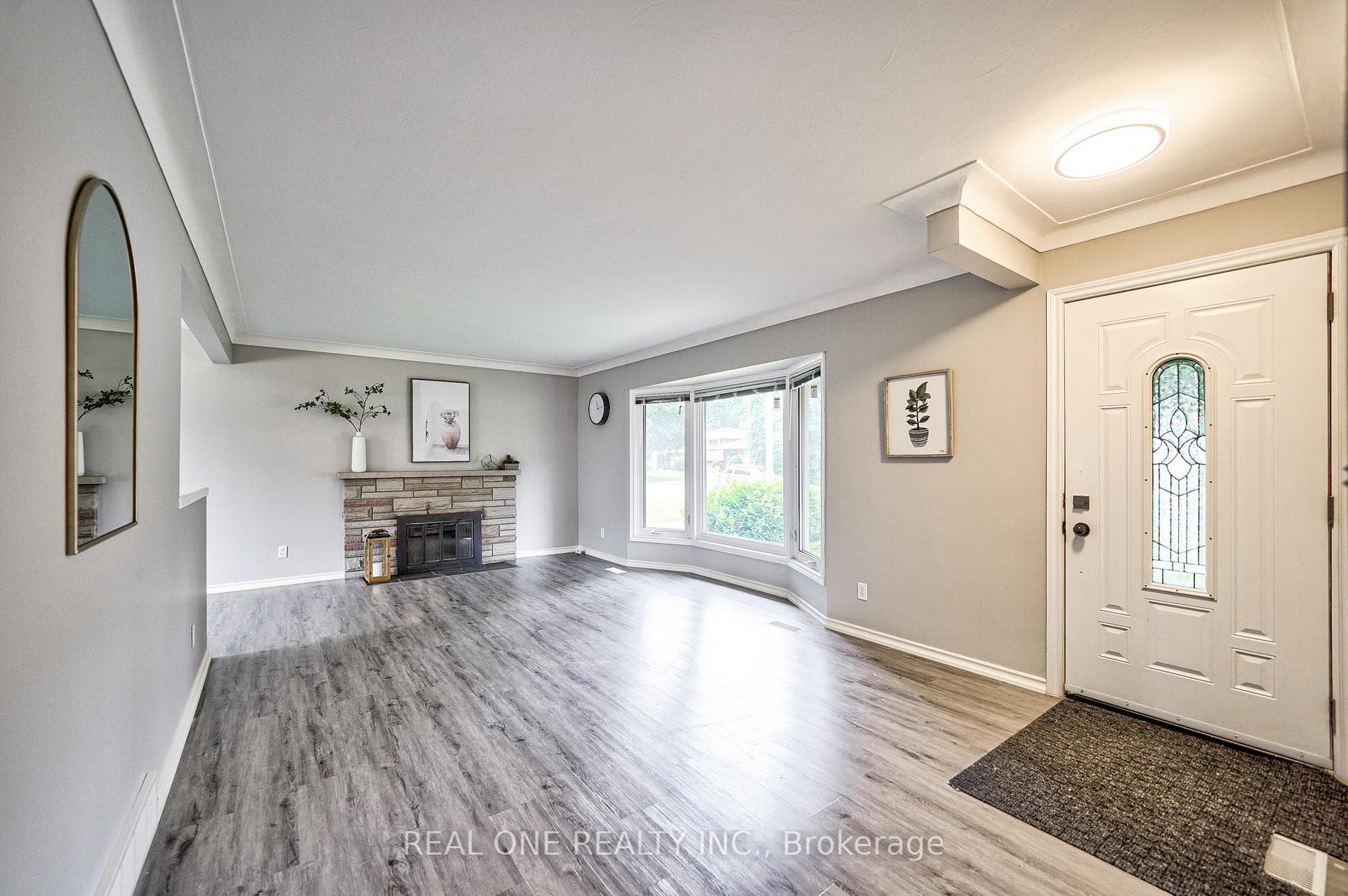 98 Prince Charles Drive photo 3