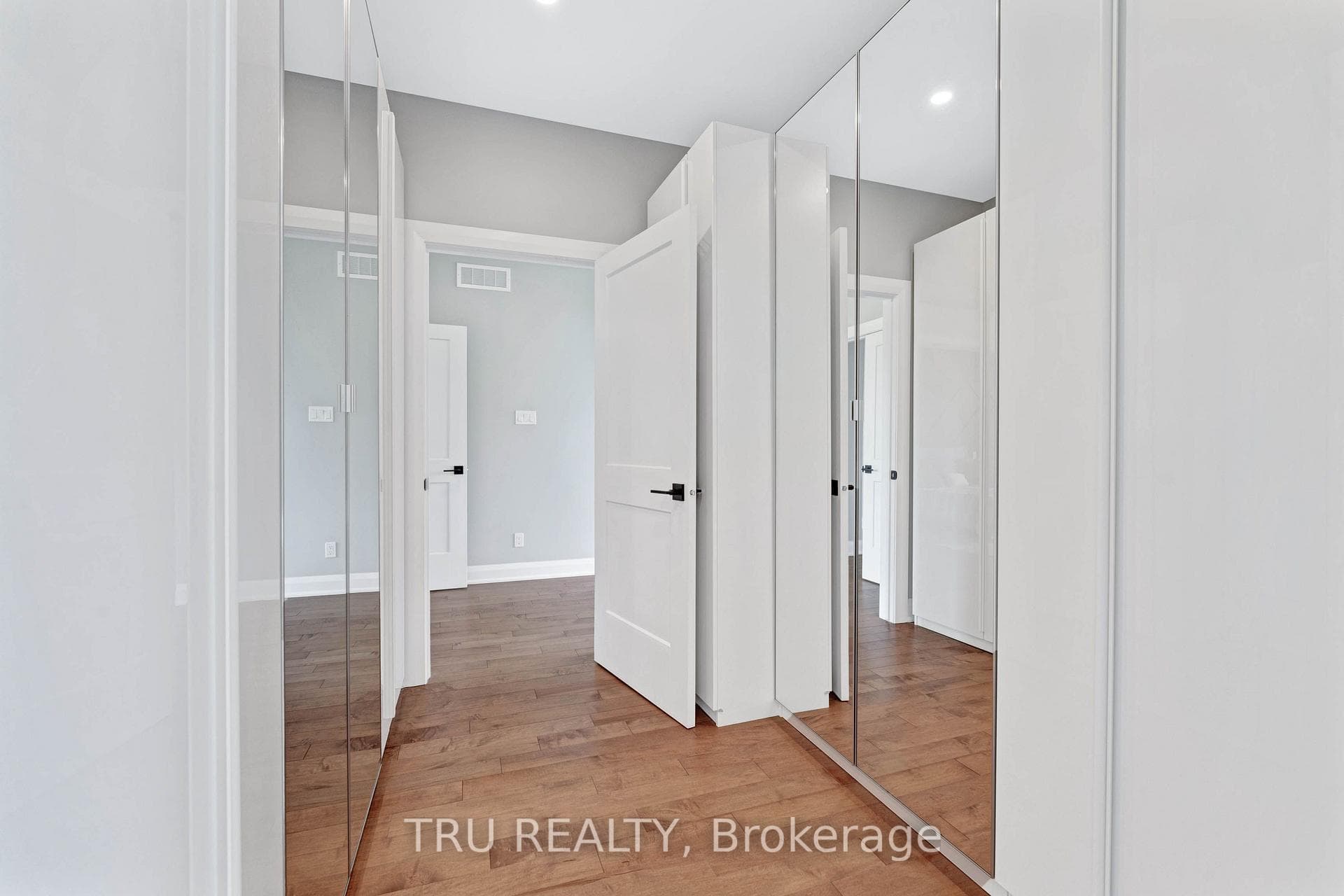 536 LEIMERK Court photo 25