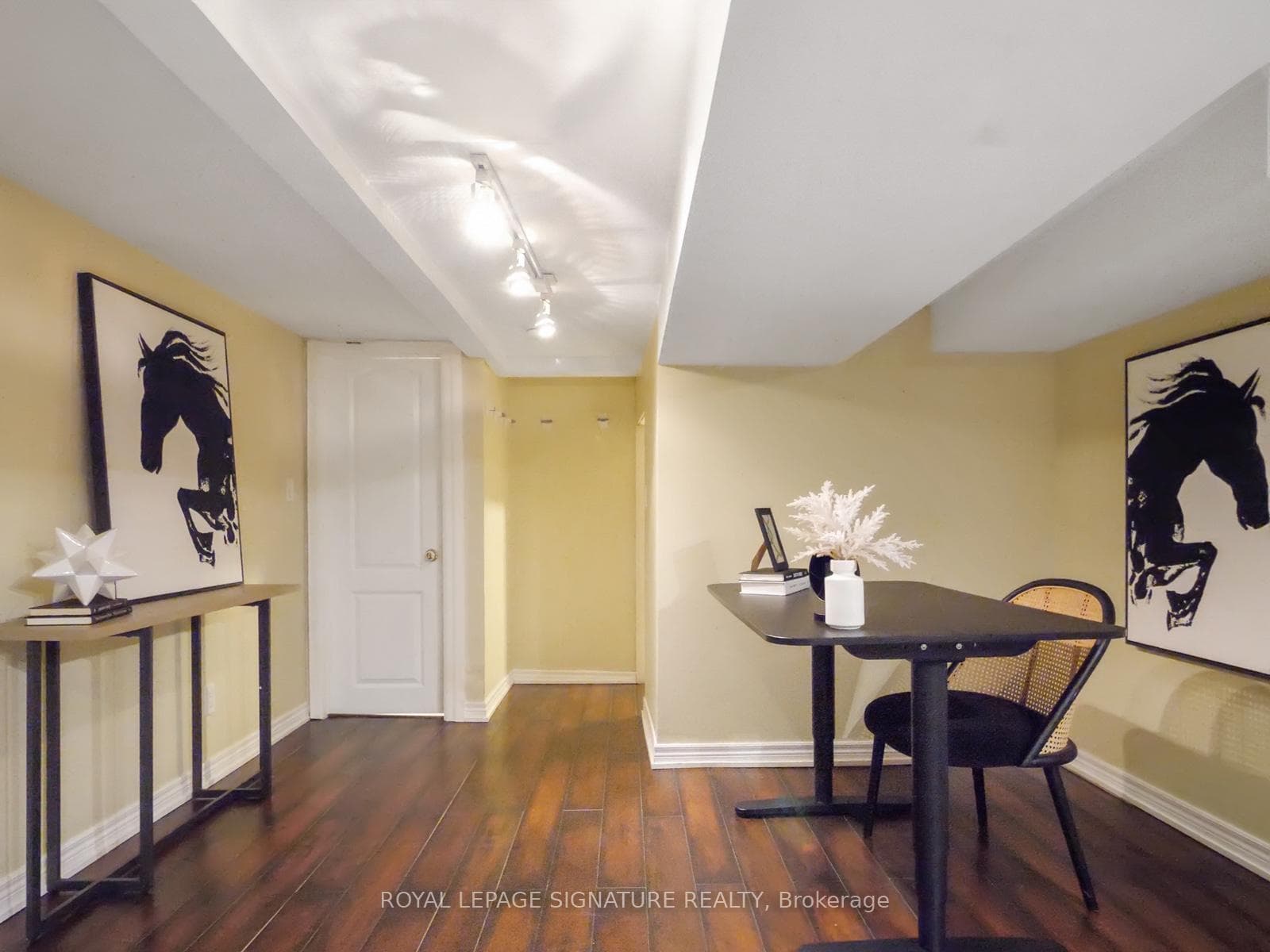 112 Booth Avenue photo 24