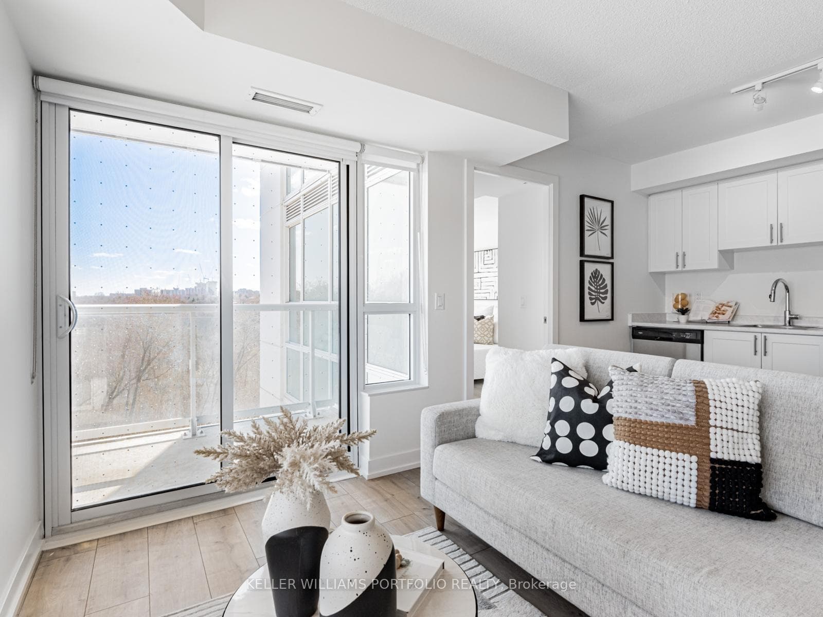10 Wilby Crescent Unit 407 photo 14
