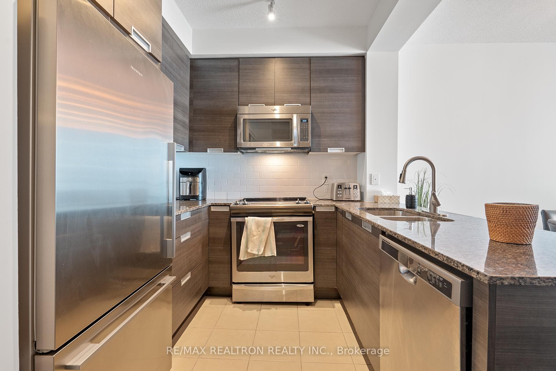 55 Eglinton Avenue Unit 1001 photo 9