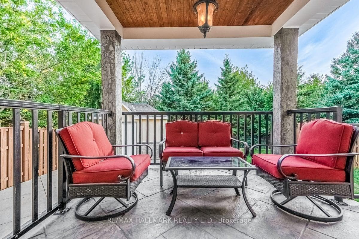8 Laurentide Crescent photo 31