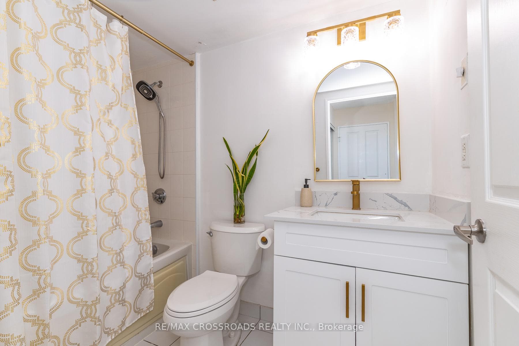 88 Corporate Drive Unit 1404 photo 17