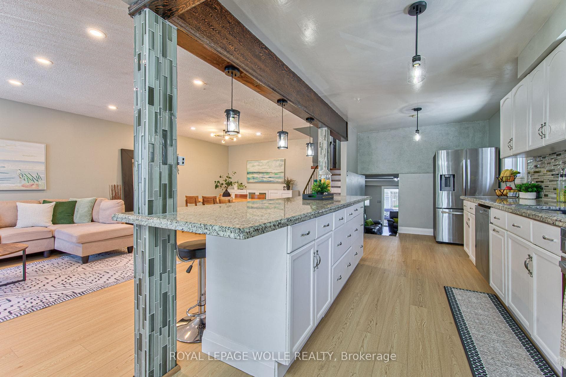 2560 Palisander Avenue photo 4