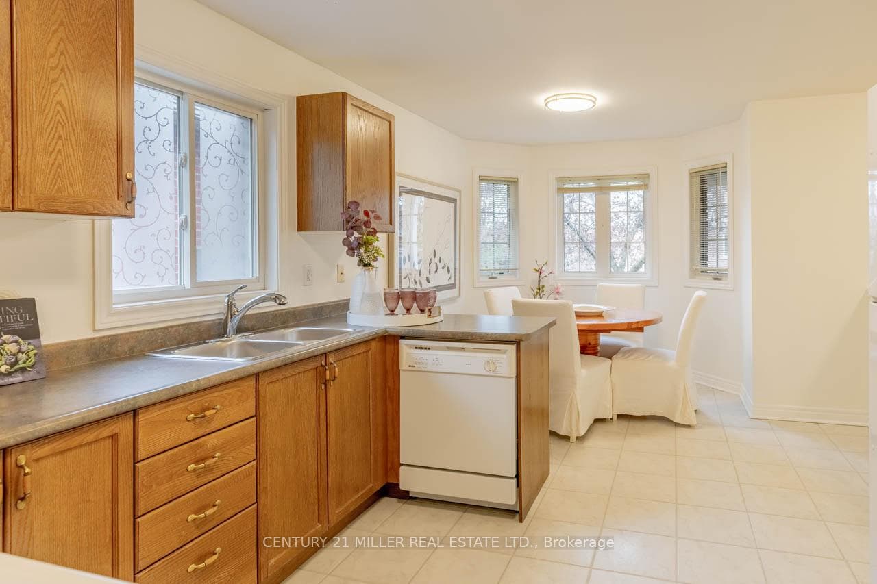 707 Poplar Road photo 4