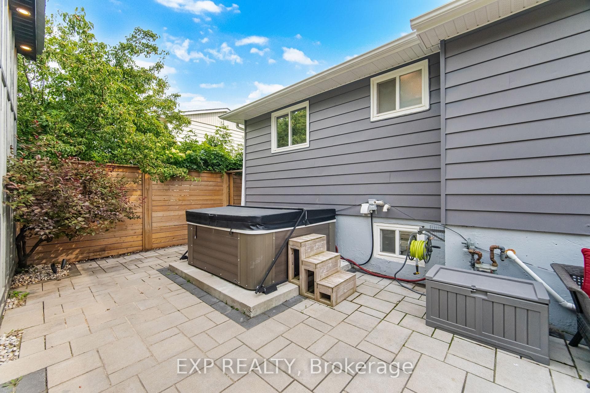 127 Acton Boulevard photo 35