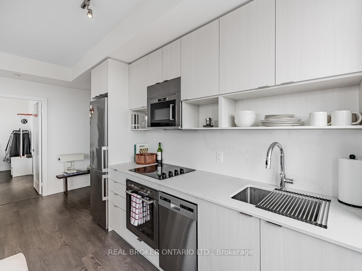 7 Mabelle Avenue Unit 3408 photo 7