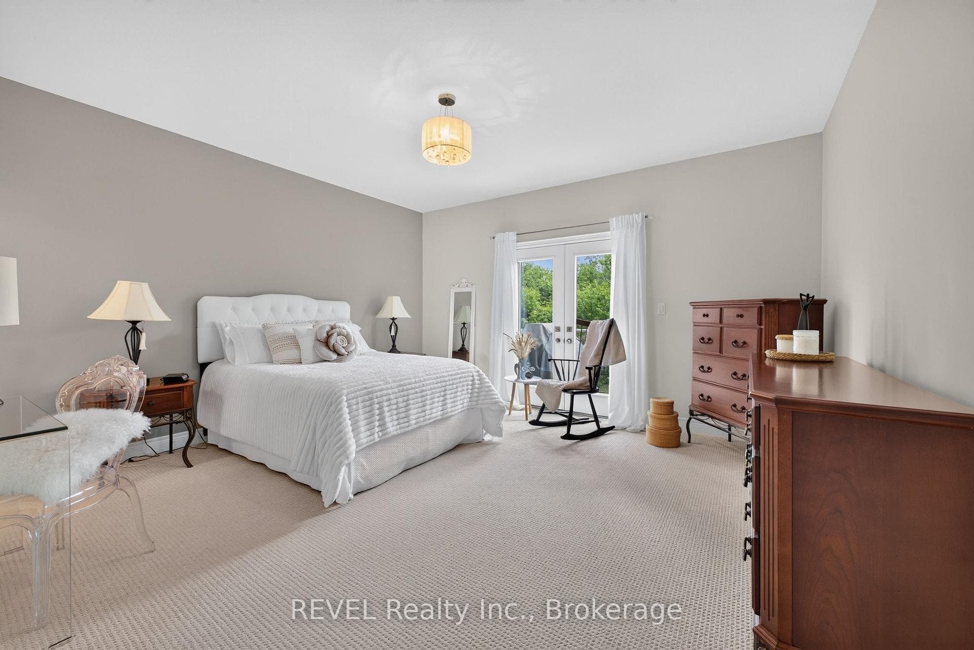 394 Hummel Crescent photo 13