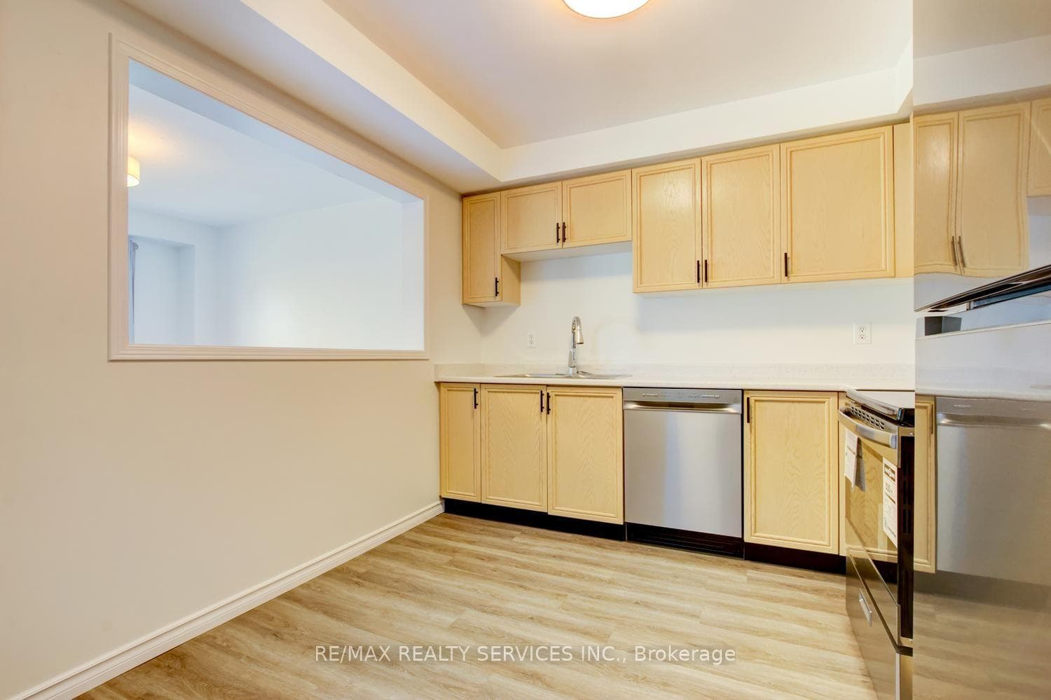 63 Herkes Drive photo 10