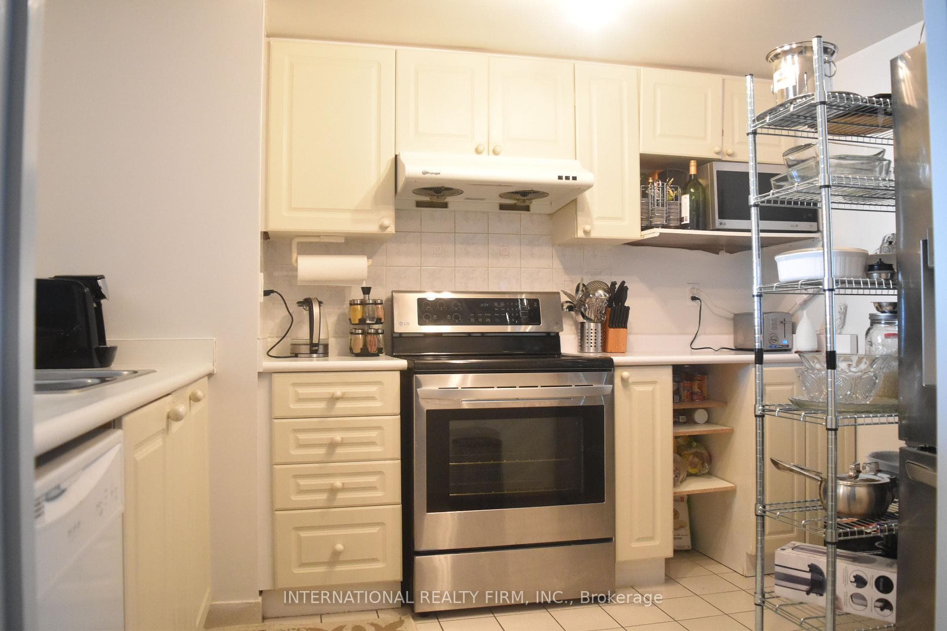 18 Lee Centre Drive Unit 1109 photo 13