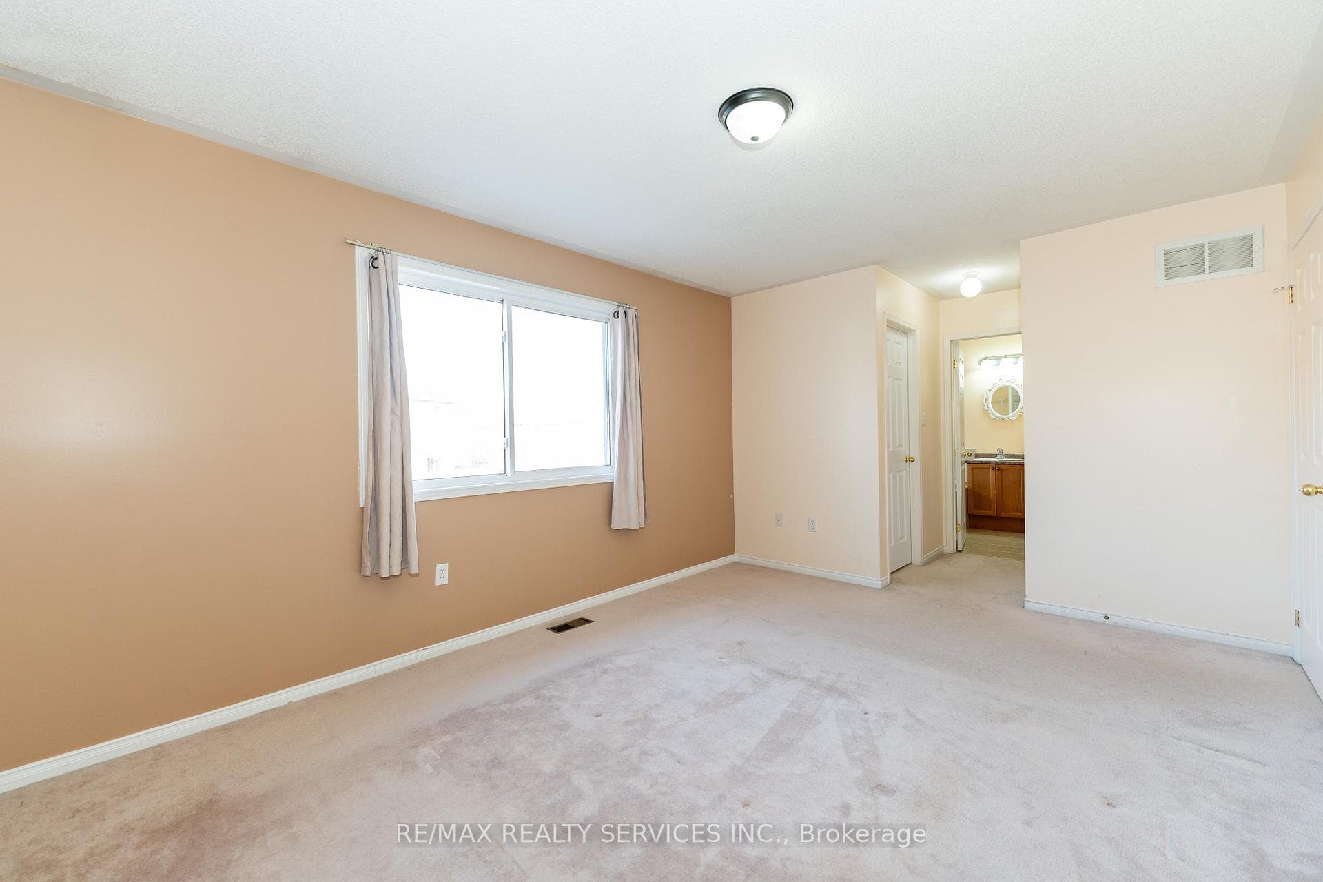 975 kennedy Circle photo 26