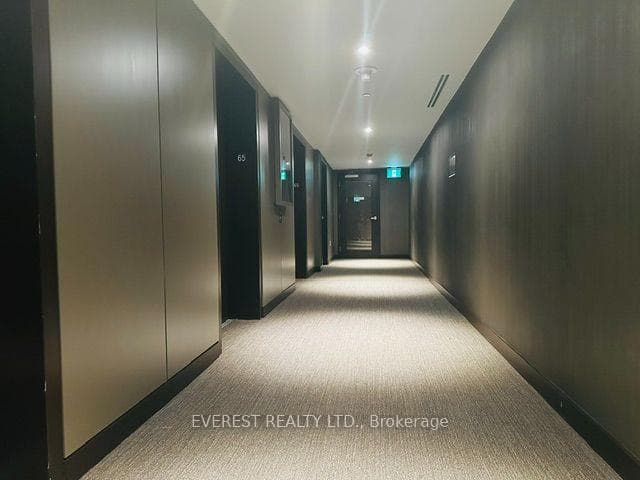448 Burnhamthorpe Road Unit 6512 photo 10