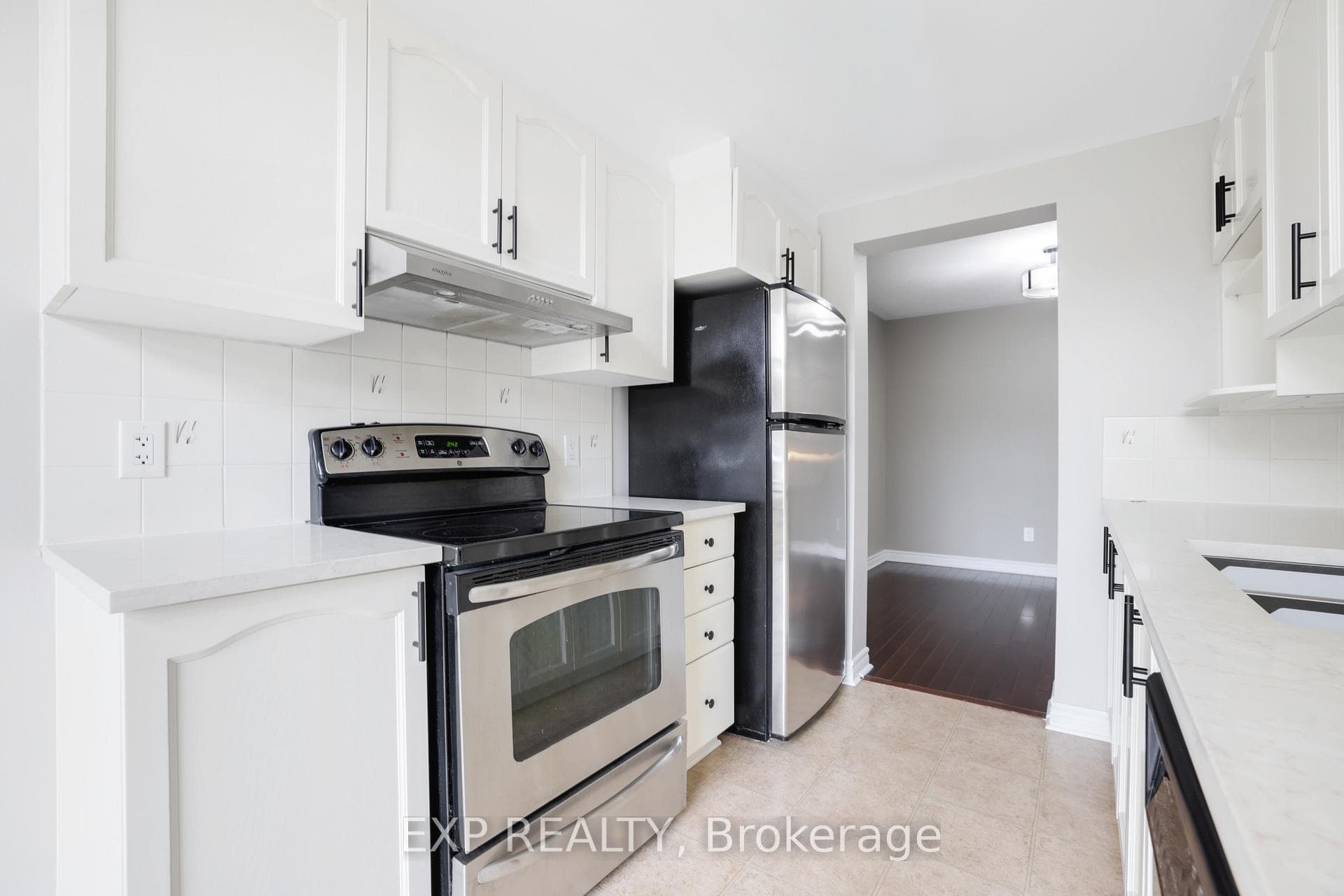 352 Forestbrook Street photo 16