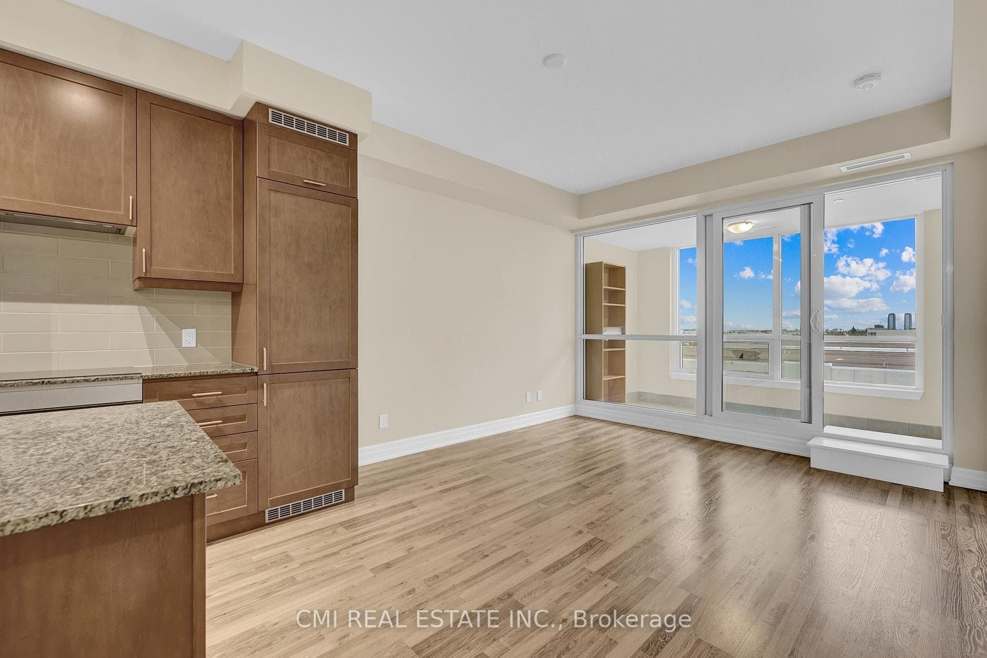 9075 Jane Street Unit 407 photo 16