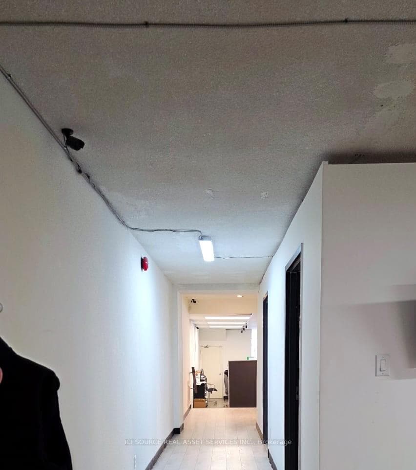 1811 Danforth Avenue photo 8