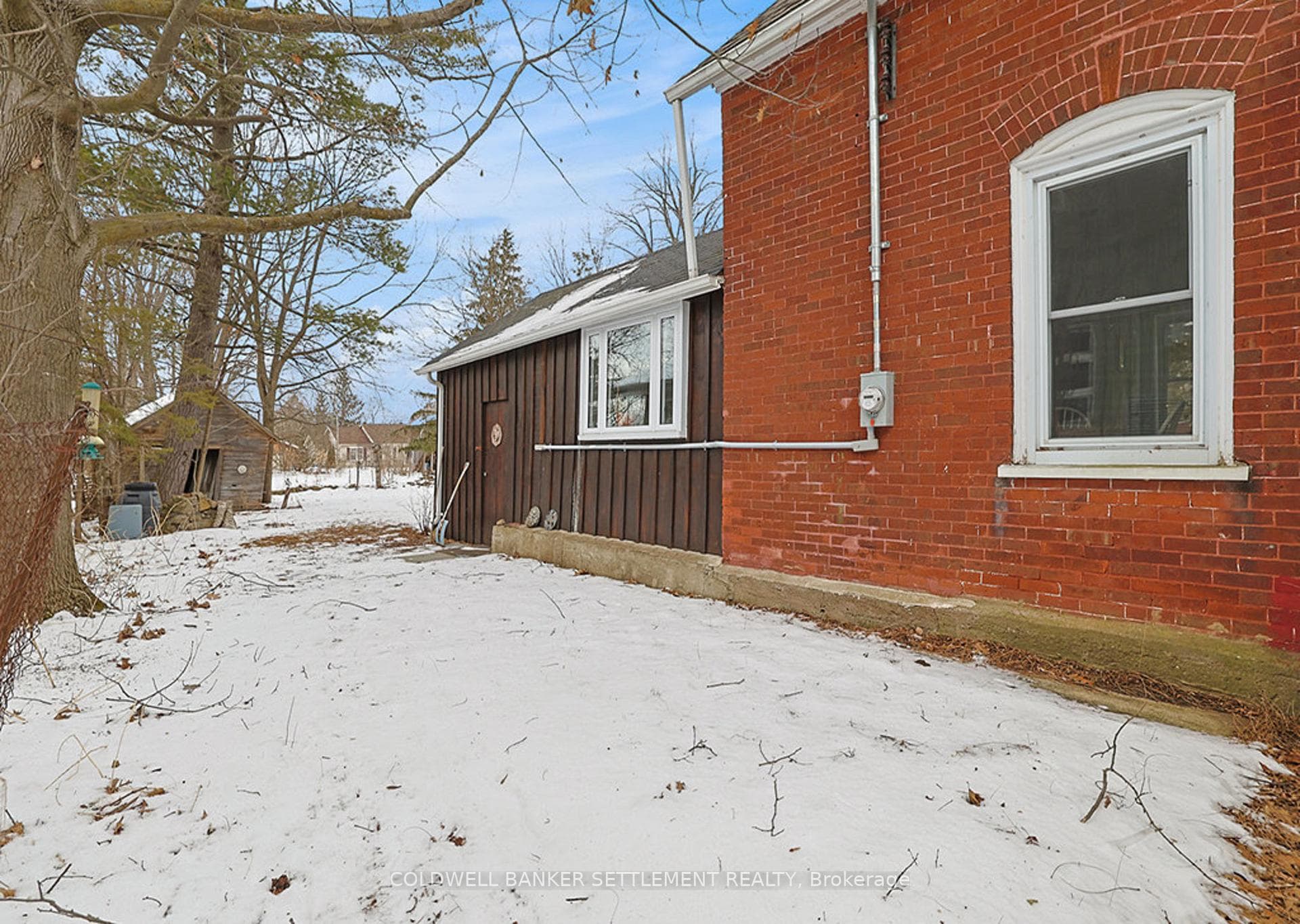 205 LEWIS Street photo 35