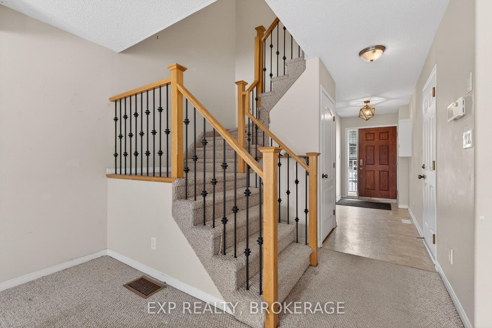 504 ST MARTHA Street photo 15