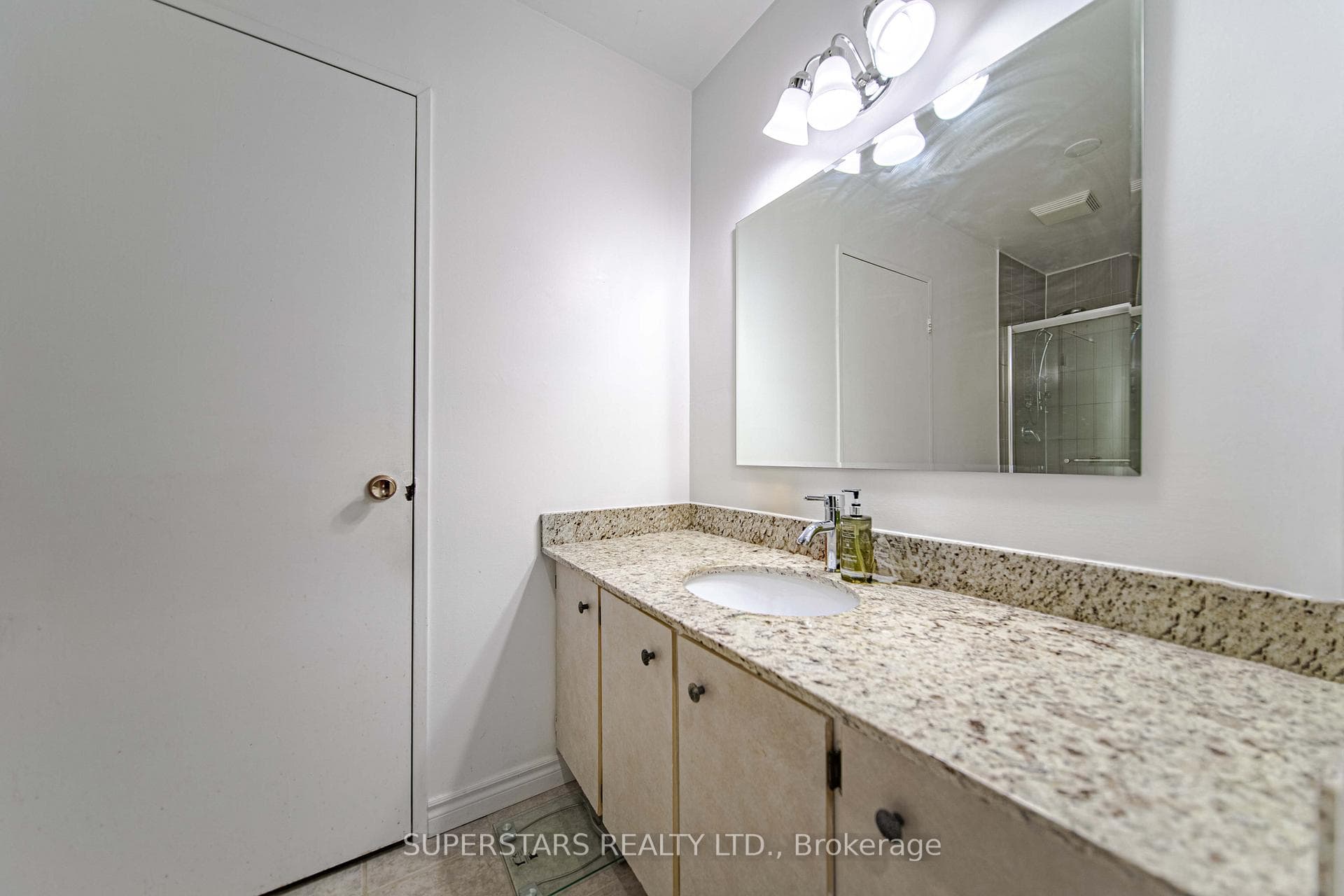 100 Mornelle Court Unit 1073 photo 16
