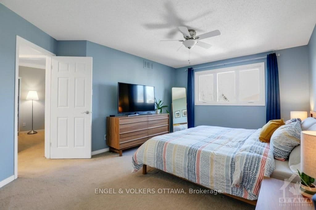 15 CASTLEFIELD Avenue photo 17
