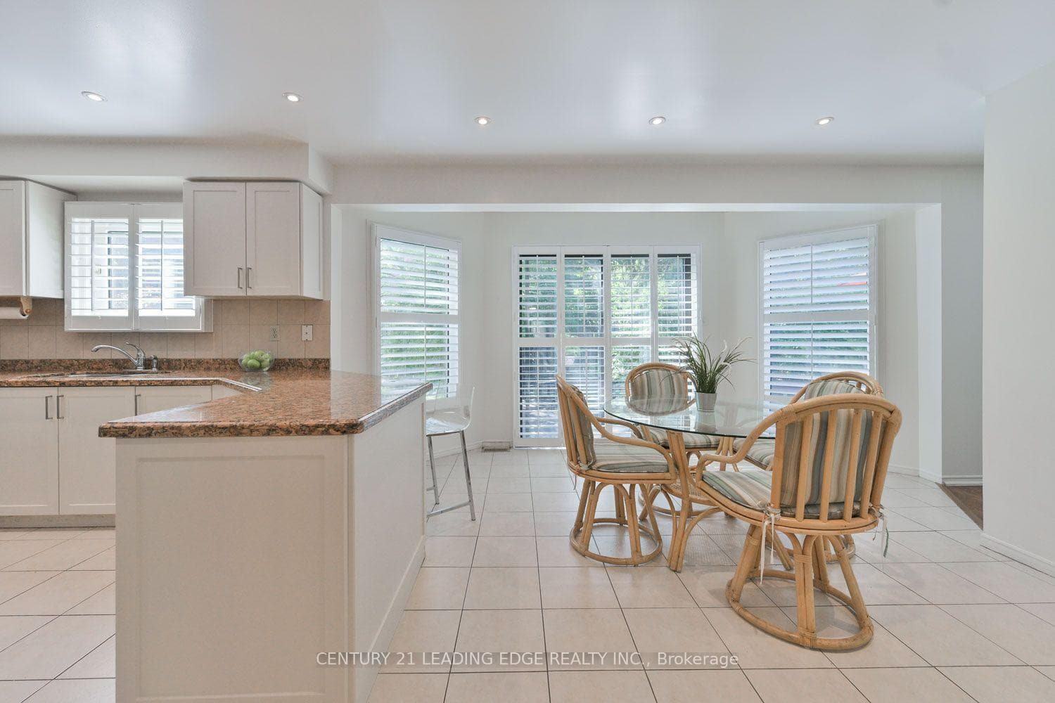 14 Montrose Crescent photo 13