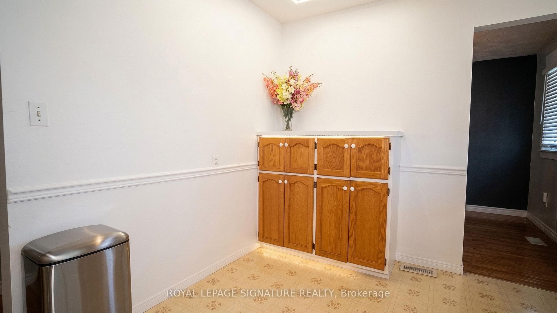 15 Douglas Avenue photo 19