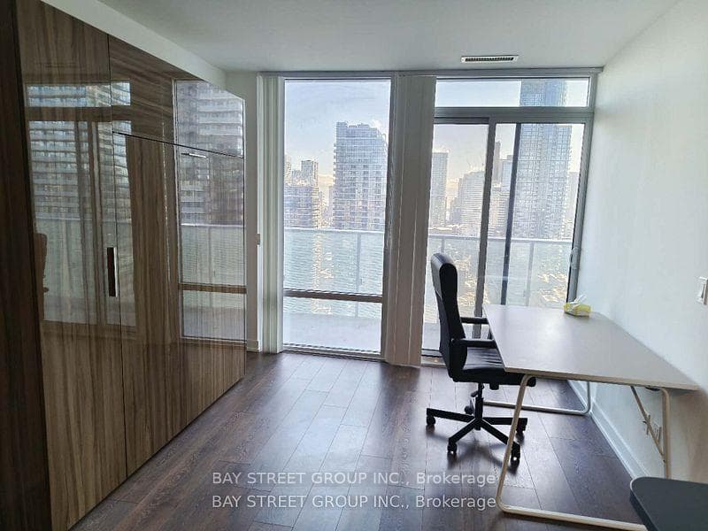 501 Yonge Street Unit 2811 photo 13