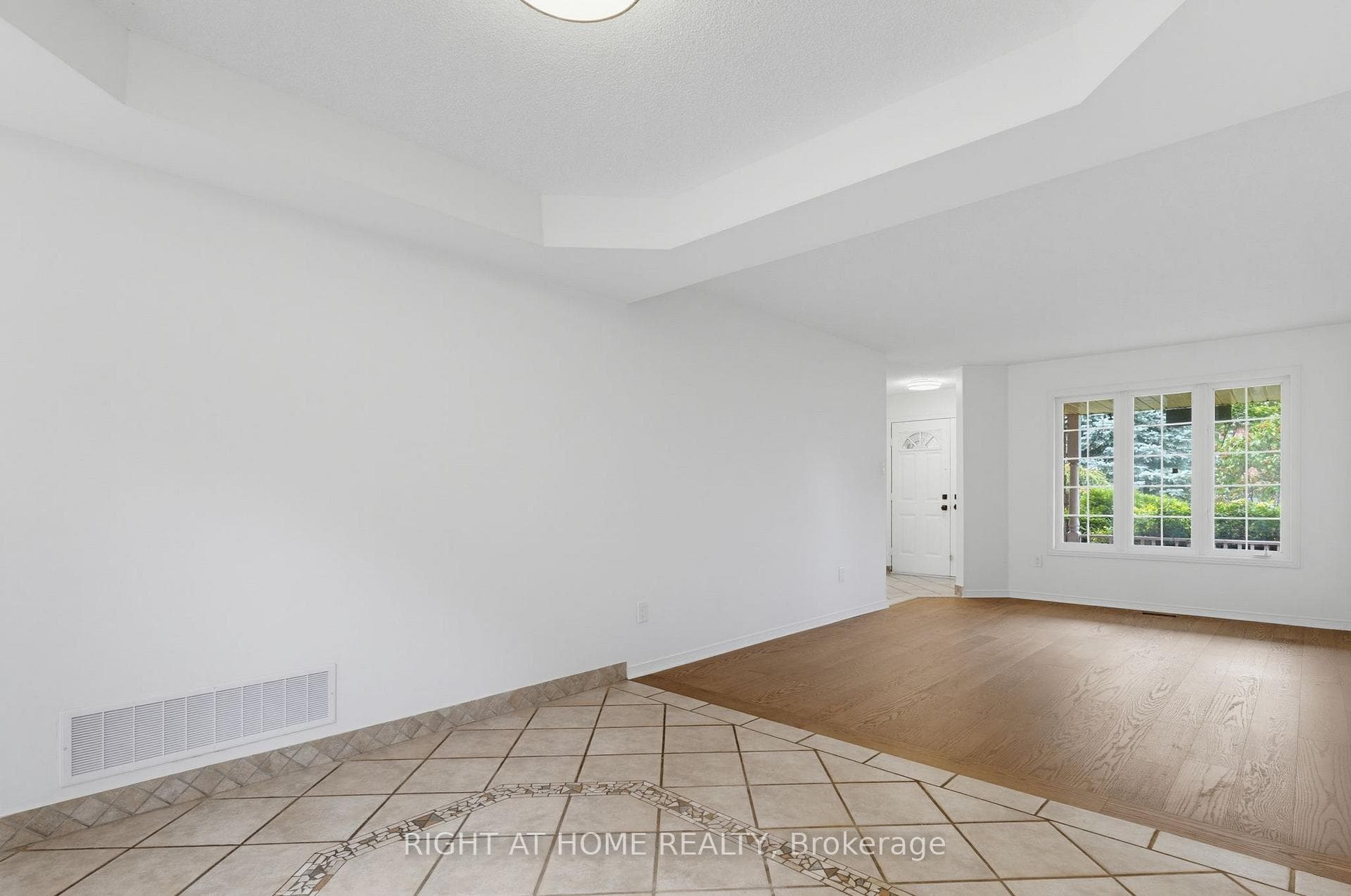 1087 Augustus Drive photo 18