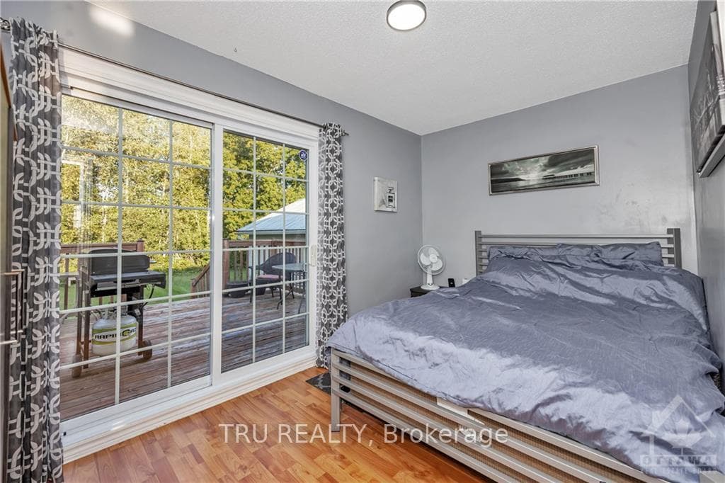 557 BOLT Street photo 12