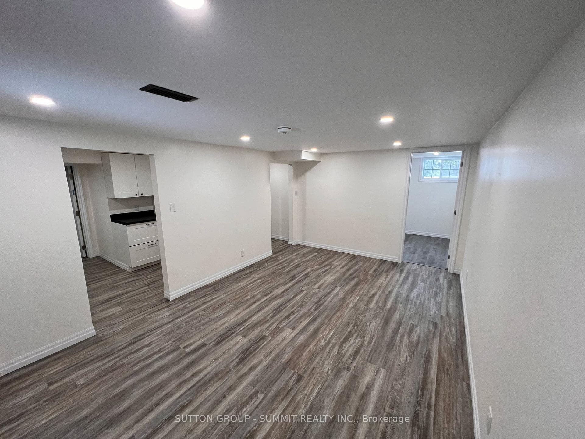 577 Oshawa Boulevard photo 7
