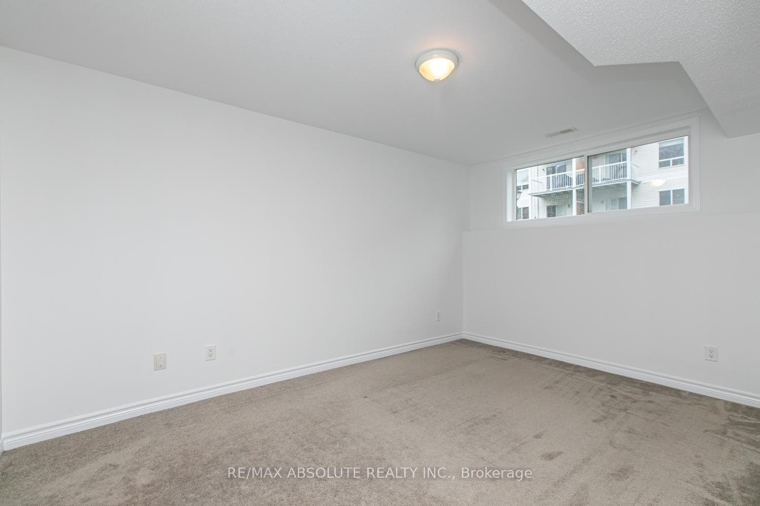 250 Gershwin Private photo 19