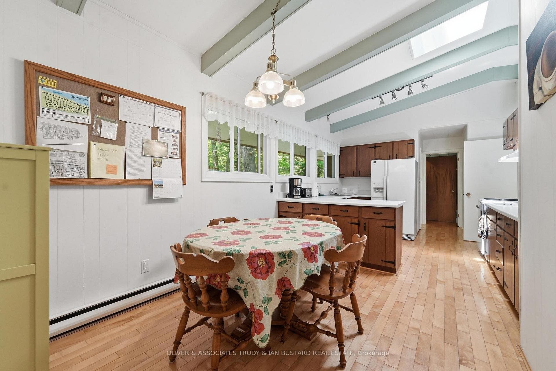10294 Brewster Boulevard photo 10