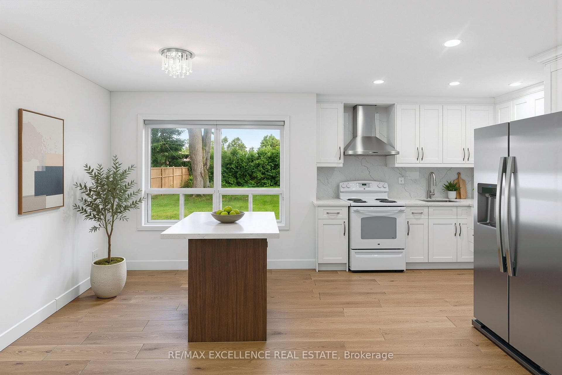 1814 Whitehall Drive photo 3
