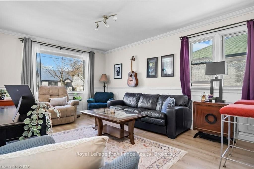 197 KINGSCOURT Avenue photo 10
