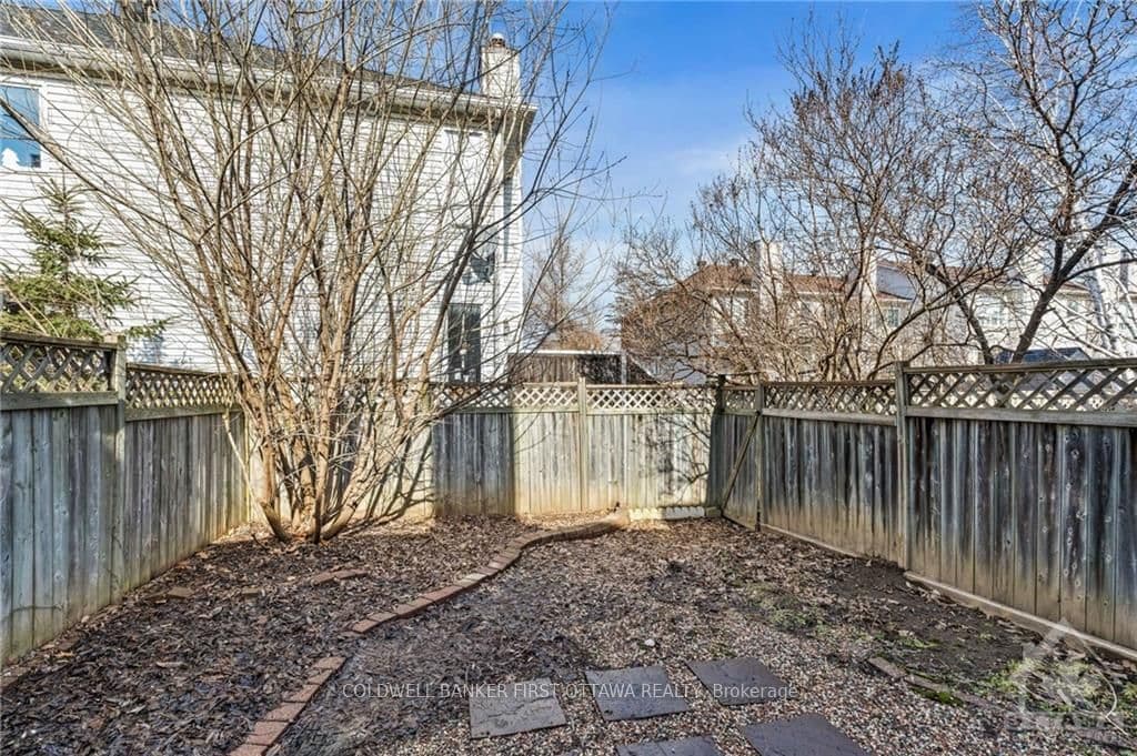 5 SHEPPARD'S GLEN Avenue photo 30