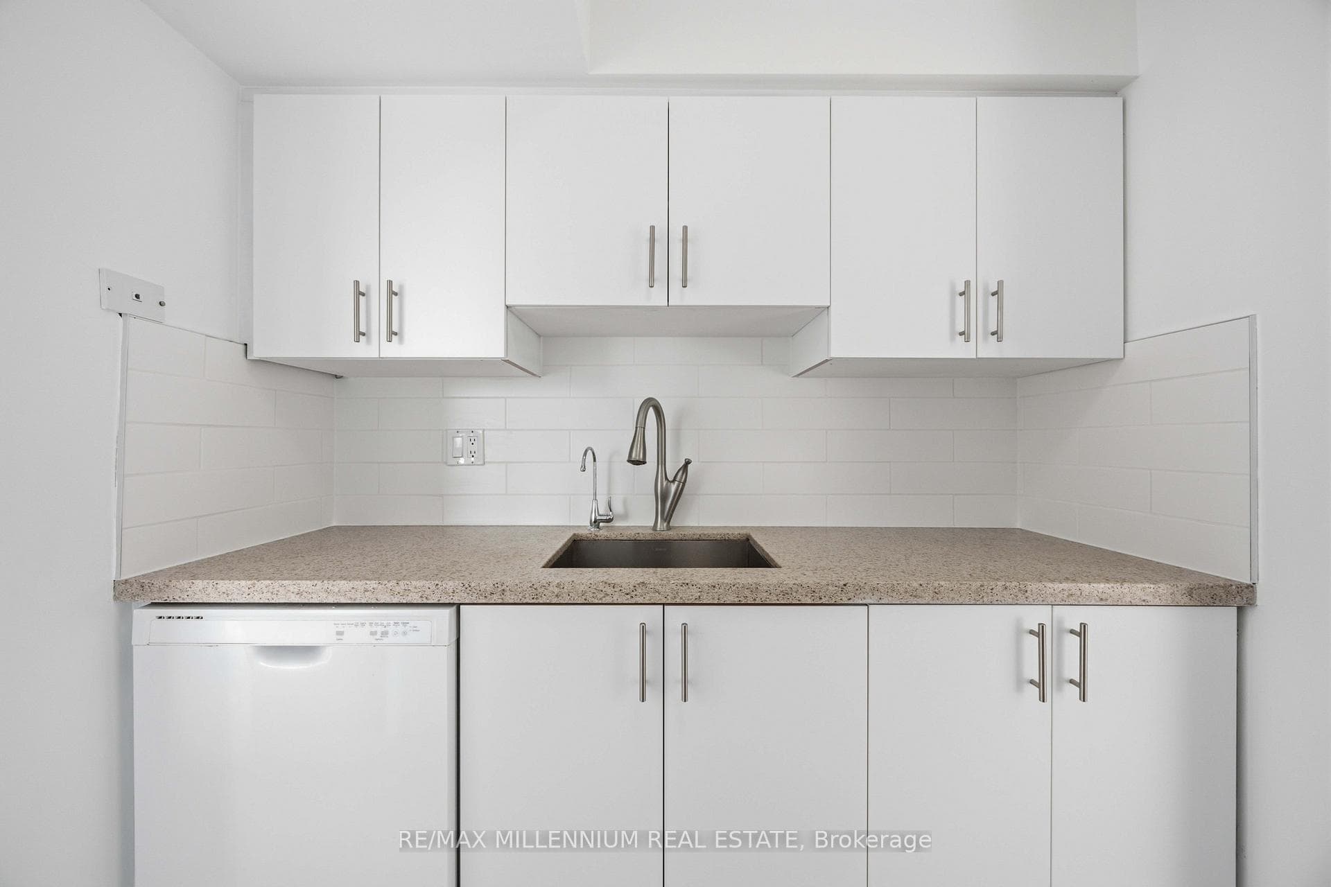 3050 Ellesmere Road Unit 906 photo 14