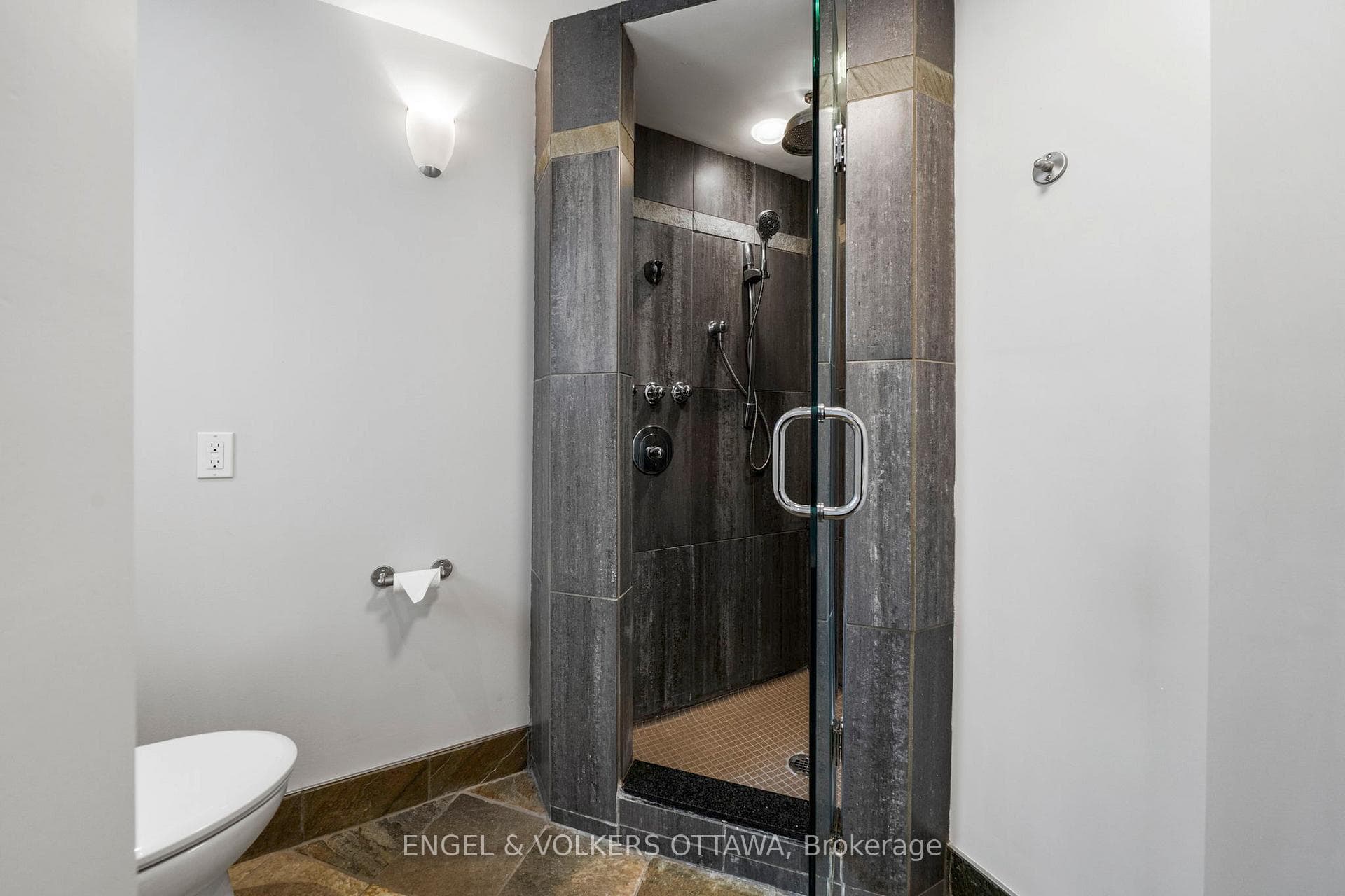 83 Eccles Street photo 34