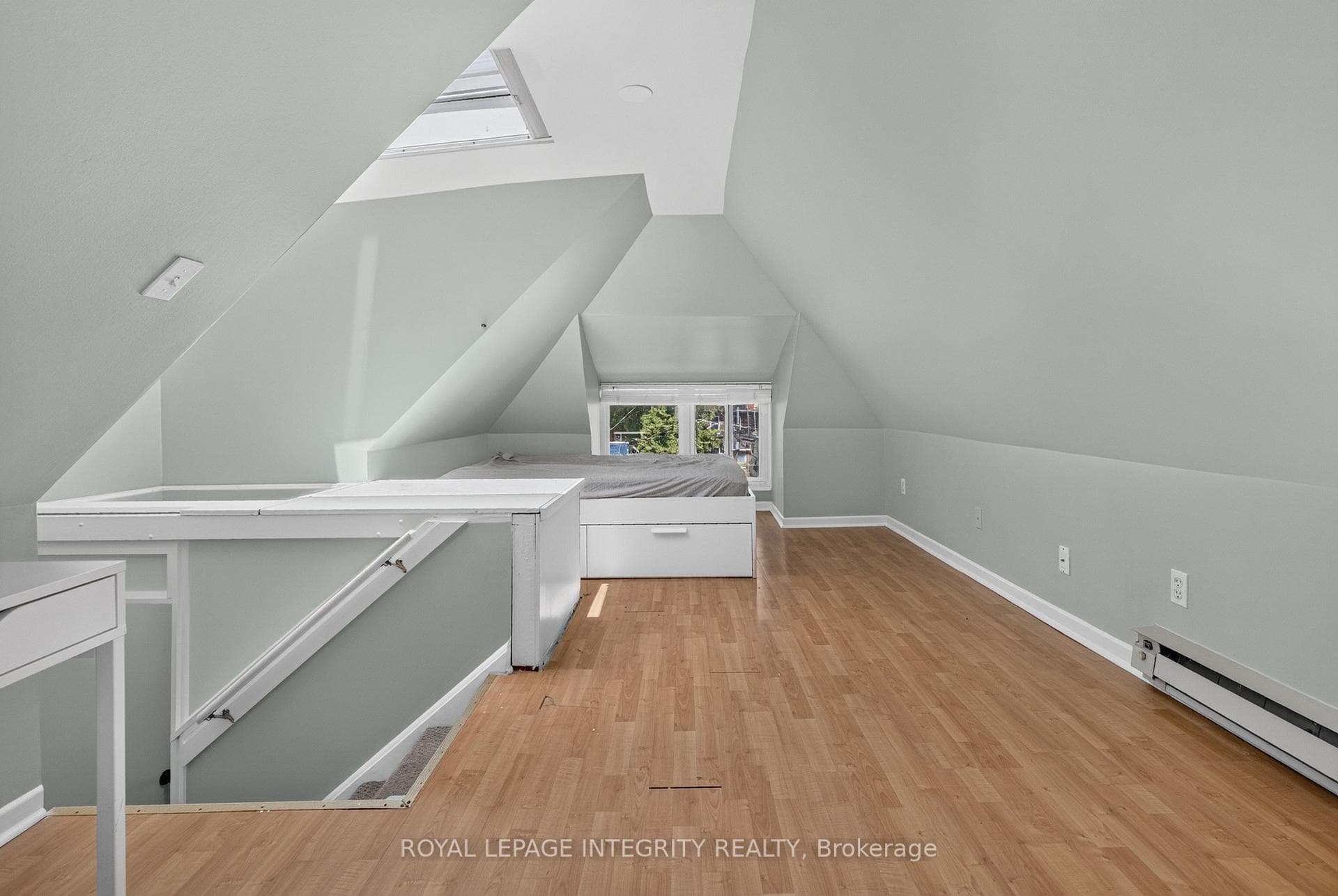 Upper Floor Unit - Loft