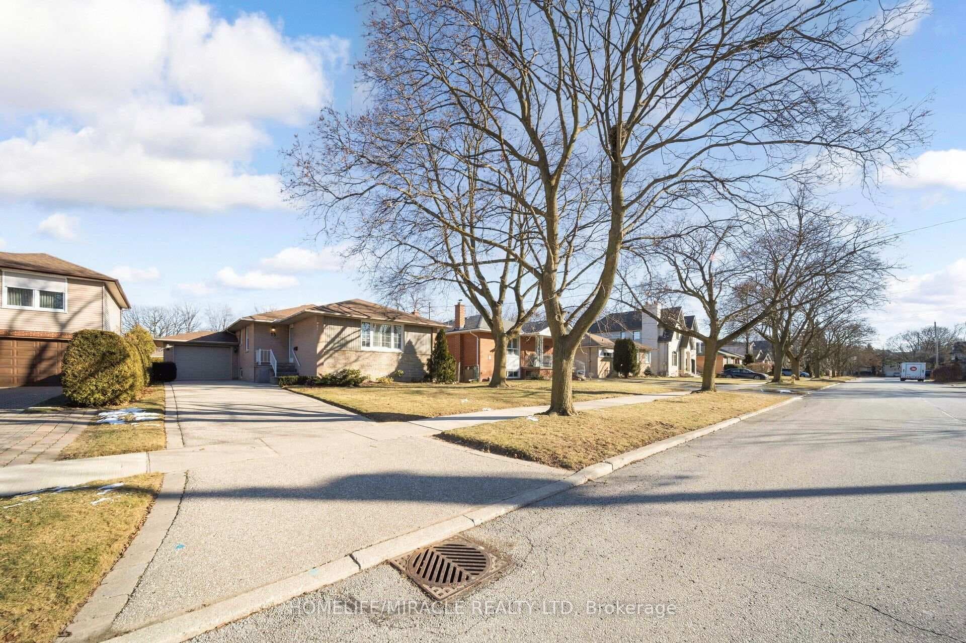 15 Shadwick Drive photo 2