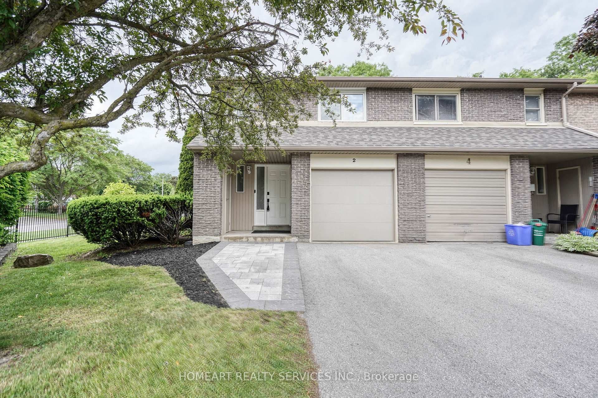 2 Camelot Way photo 2