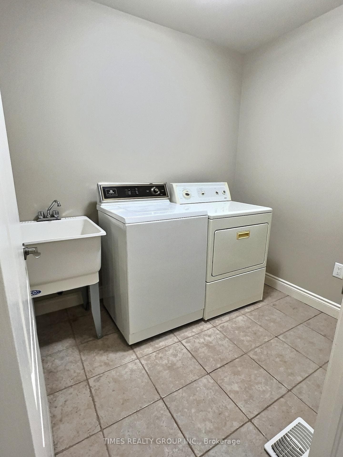 1515 Skinner Street photo 26