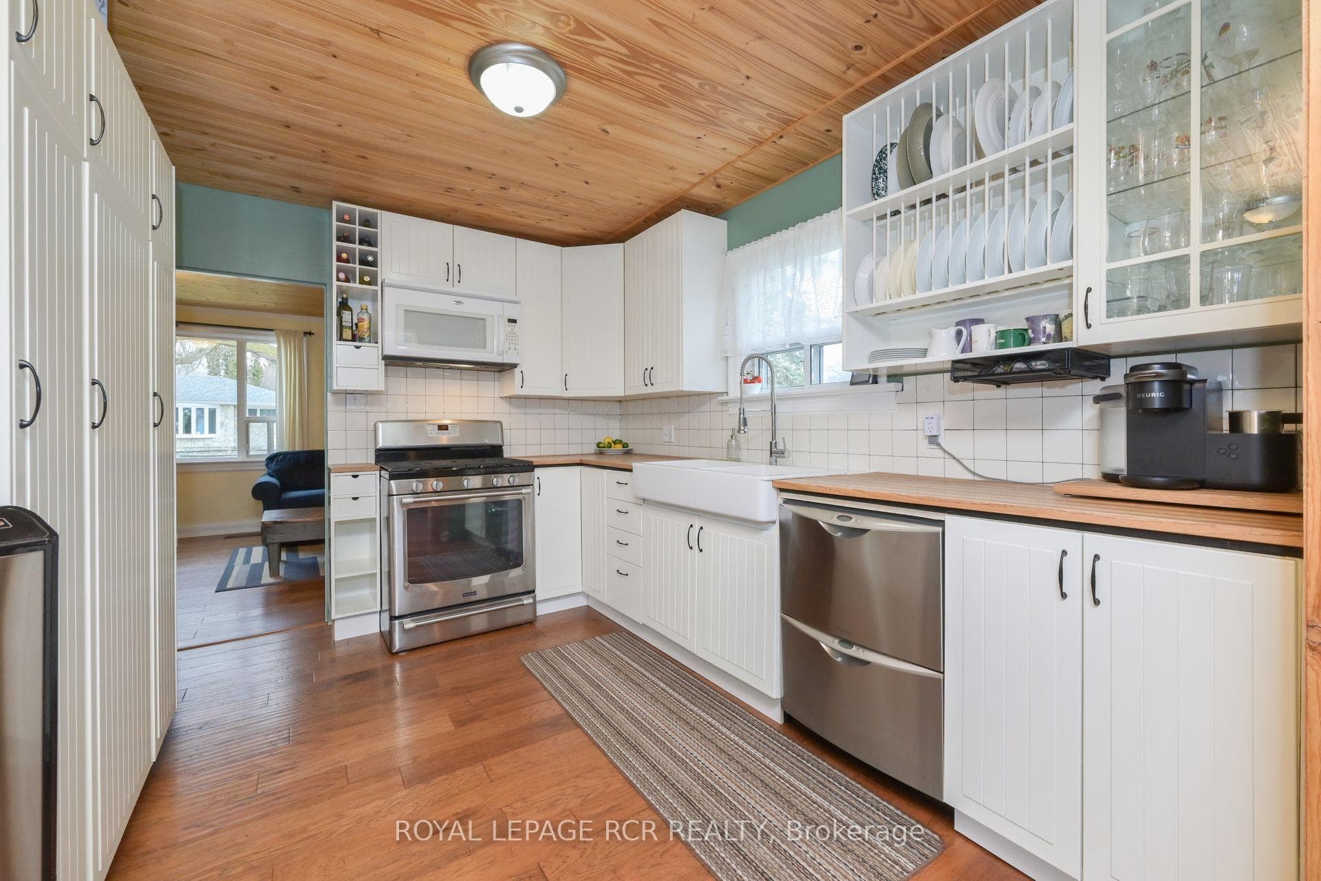 111 Paris Street photo 9